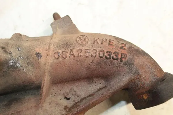 Coletor de escape AUDI A3 SPORTBACK 1.6L 06A253033P image 2