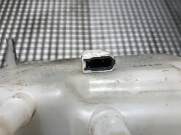 Bromsvätskebehållare OEM LORK-2263-119607 Nissan Cabstar image 4