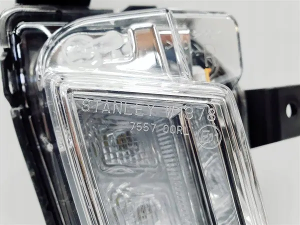 Suzuki Vitara III DRL-ljus OEM W1378 - Höger Sida image 4