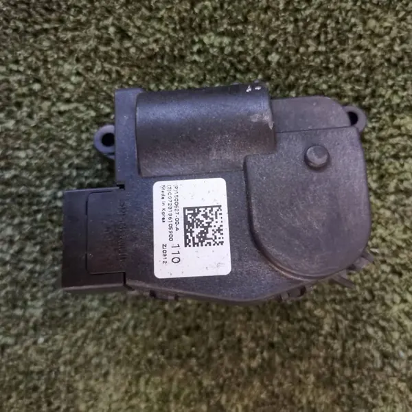 Tesla Model Y lämmitysmoottori OEM 1500627-00-A image 2