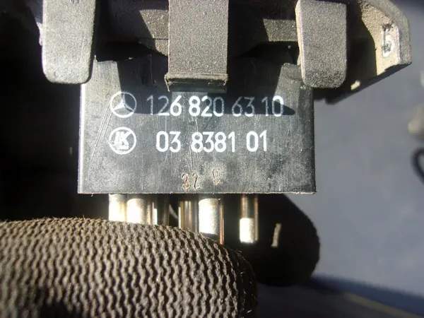 MERCEDES S-KLASSE W126 Interruptor de Janela image 3