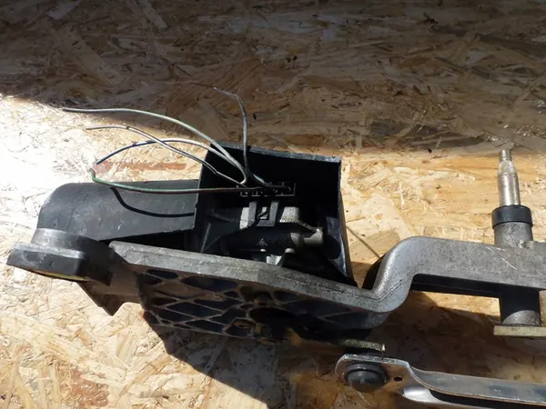 FORD Focus I 1998-2004 Pyyhkijämekanismi image 4