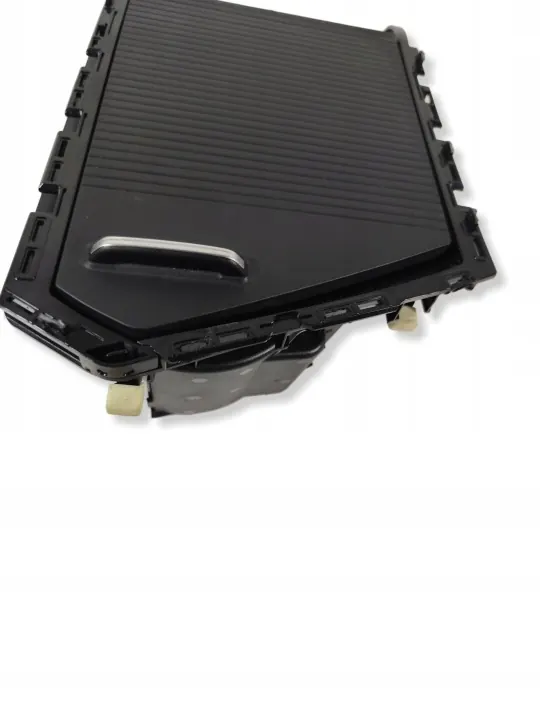 Mukikuppiteline OEM 5NB862531 VW Tiguanille image 3