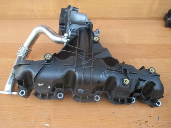 VW AUDI Q5 A6 2.0 TDI Coletor de admissão 03L129711AF image 5