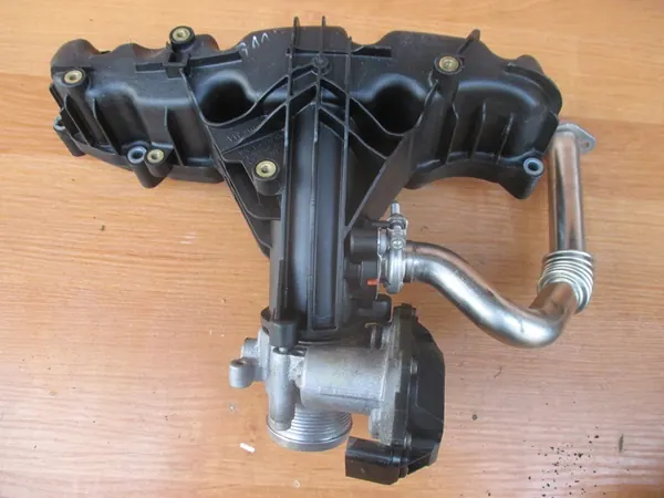 VW AUDI Q5 A6 2.0 TDI Coletor de admissão 03L129711AF image 6