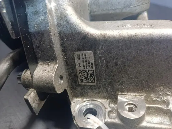 Mercedes-Benz Vattenpump OEM A6542002300 - Begagnad image 4