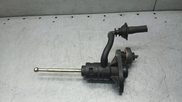 Kytkinpumppu VW Passat B5 FL 2.0TDI 00-05 Sedan 8E1721401 image 4