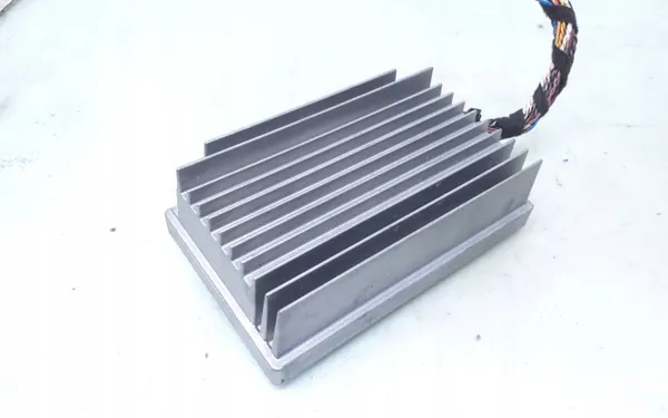 Gebrauchter BMW OE Verstärker OEM 9242202 image 3