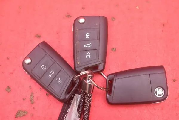 Sytytyskytkin Start/Stop Skoda Octavia III 6V0905217 image 6