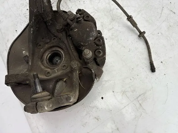 Audi A6 C7 2015 Assemblaggio mozzo anteriore OEM 4H0407515B image 10