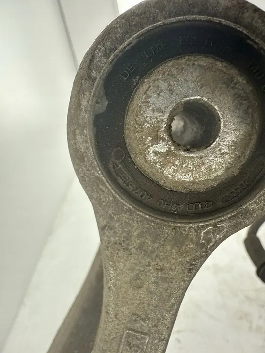 Audi A6 C7 2015 Assemblaggio mozzo anteriore OEM 4H0407515B image 2