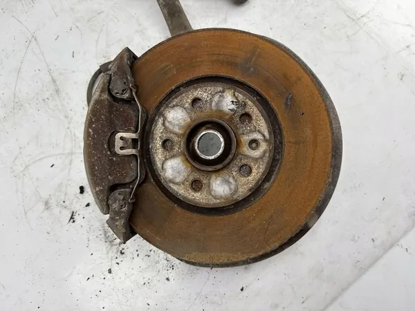 Audi A6 C7 2015 Assemblaggio mozzo anteriore OEM 4H0407515B image 3