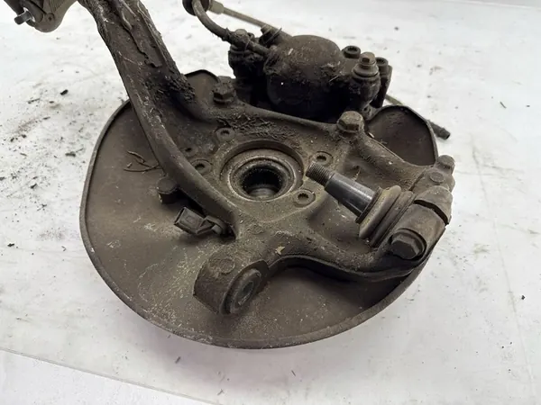 Audi A6 C7 2015 Assemblaggio mozzo anteriore OEM 4H0407515B image 9