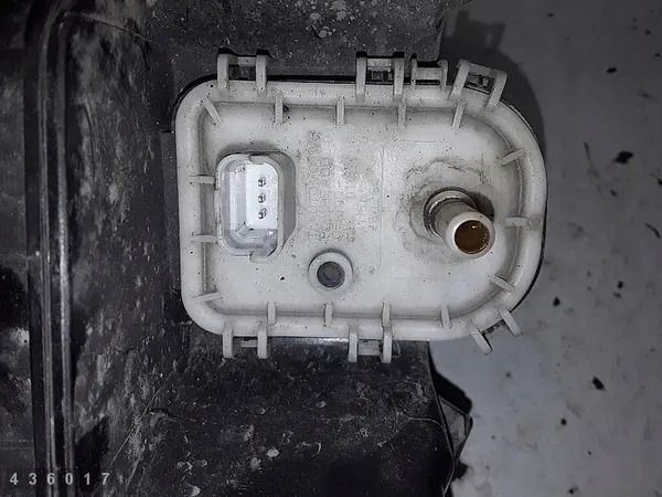 Réservoir de carburant Peugeot 5008 1600 HDi image 3