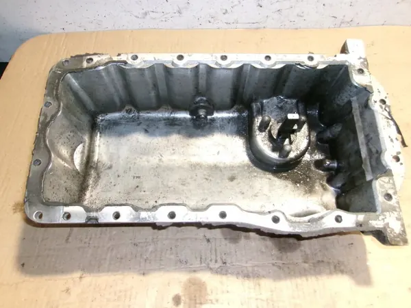 Oliepan OEM 1J0907660B voor VW Golf IV image 5