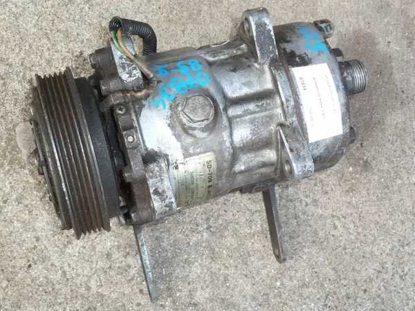 Compressor de ar condicionado PEUGEOT 605 2.1D image 1