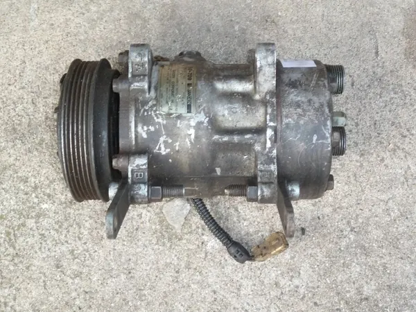 Compressor de ar condicionado PEUGEOT 605 2.1D image 3