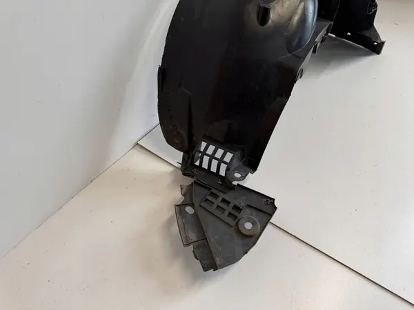 Dacia Sandero II 12- Oikea Etulokasuoja 638407780R image 5