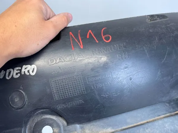 Dacia Sandero II 12- Oikea Etulokasuoja 638407780R image 8