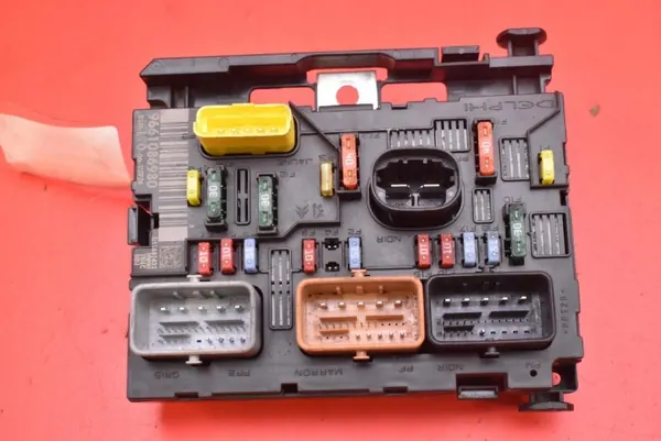 Sulakekaappi OEM 9661086980 Peugeot 207 1.4 16V image 2