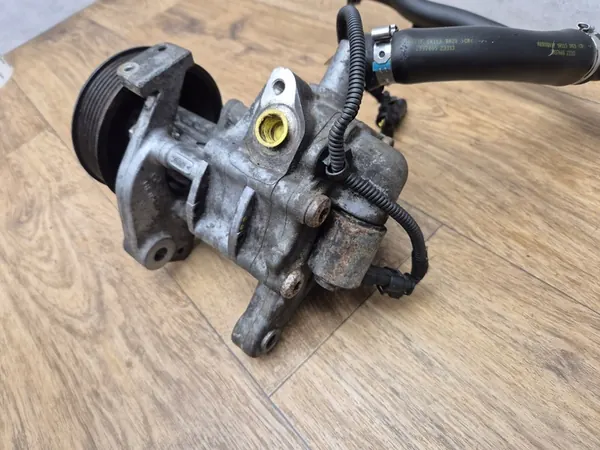 Bomba de direção assistida BMW N63B44 4.4 IXETIC F01 F02 F10 F06 F07 F12 F13 6796493 image 3