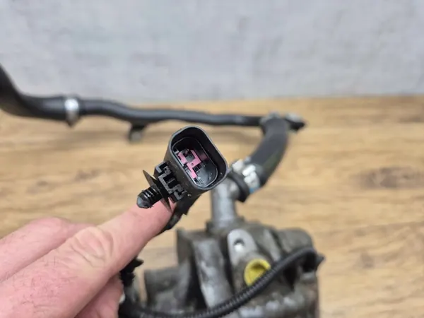 Bomba de direção assistida BMW N63B44 4.4 IXETIC F01 F02 F10 F06 F07 F12 F13 6796493 image 5