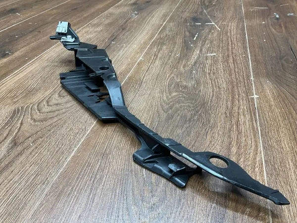 Porsche 911 992 oikea etuvaloindikaattorituki OEM 992807126C image 8