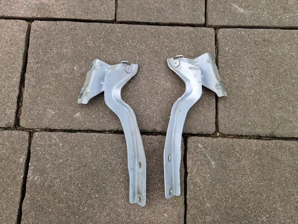 Nissan Qashqai J10 Hood Hinges Complete 06-2013 image 3