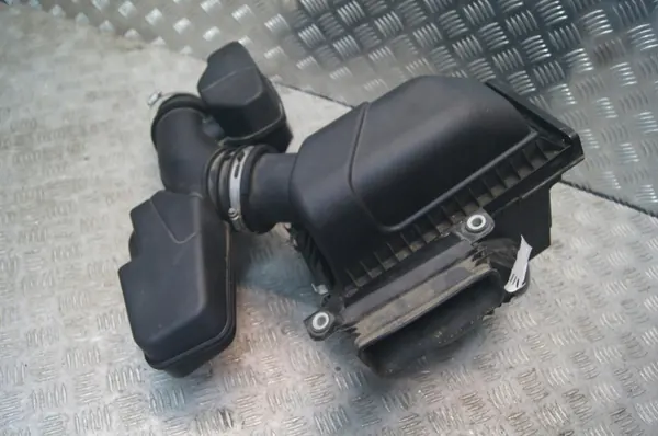 Ford GA83 9C662 Luftfiltergehäuse - Gebraucht image 3