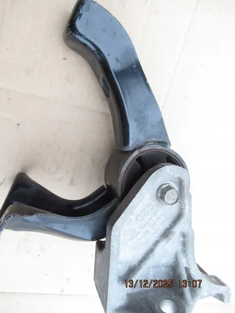 Support moteur Lancer VIII 1.8 07- OEM MN 184094 image 4