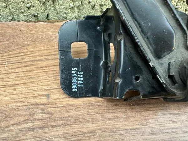 OPEL INSIGNIA B 17- Motorhuvslås 39086595 image 2