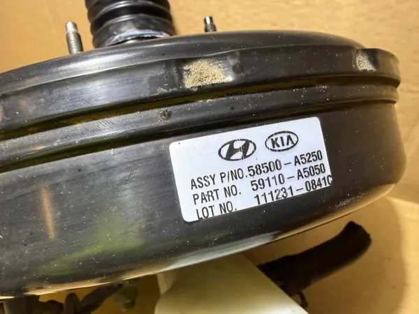 Hyundai I30 II Bromsassistanspump OEM 59110-A5050 image 5