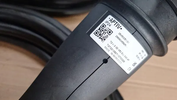 Cable de carga Renault Megane E-Tech OEM 29655673R image 3