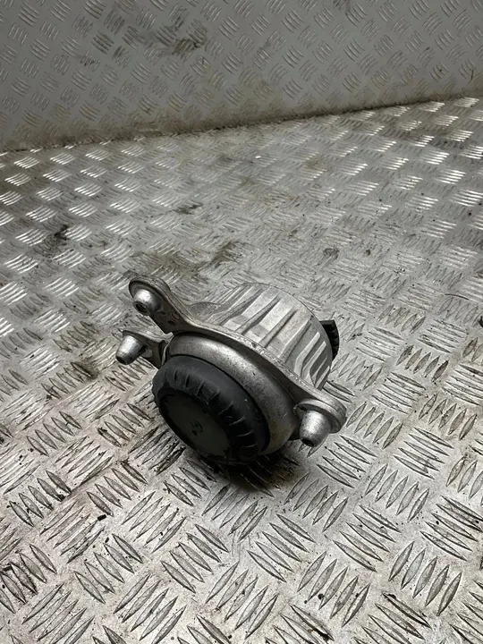 MERCEDES W213 Soporte Motor Izquierdo A2132400700 image 2