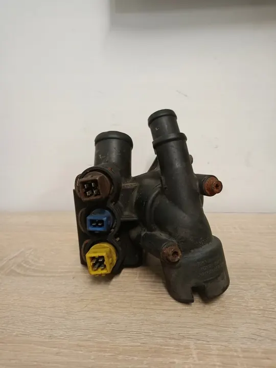 Carcasa de termostato VW/AUDI - 021121117A image 2