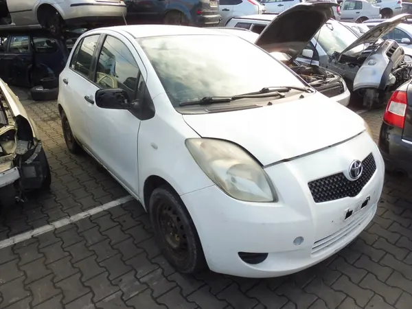 Rechter Vorderkotflügel 068 Toyota Yaris II 2006-2009 image 5