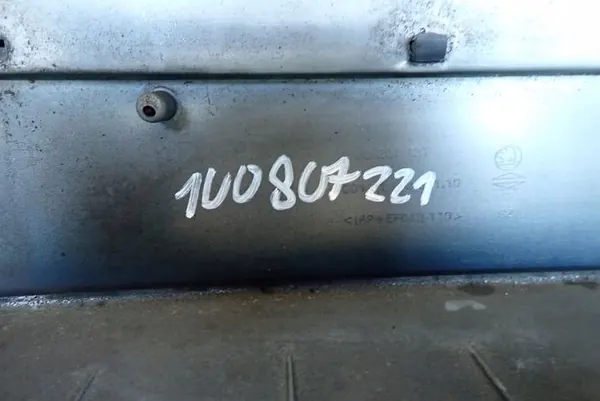 SKODA OCTAVIA I 98- Paraurti anteriore image 9