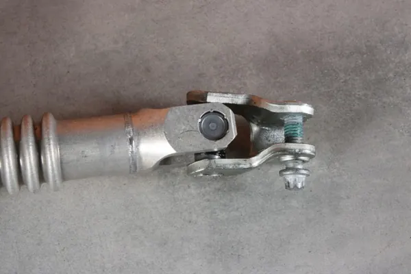 BMW Rattstamaxel OEM 6865653 - Begagnad image 4