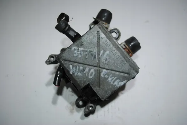 Chauffe-eau Mercedes OEM A6111500804 pour W210 image 6