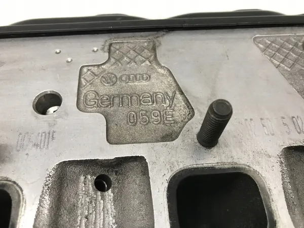 AUDI A4 B7 2.5 TDI Kleppendeksel 059103064J image 6