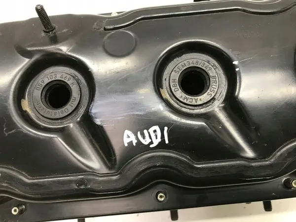 AUDI A4 B7 2.5 TDI Kleppendeksel 059103064J image 7
