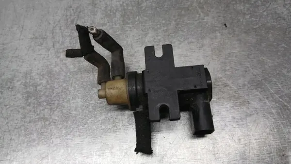 Válvula de vacío OEM 6116316 para VW Passat B5 1.9TDI image 3