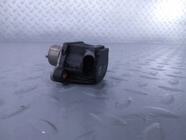 Válvula de árvore de cames Skoda Kamiq OEM 04E906048C image 5