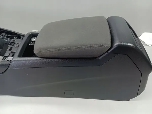 Descanso de Braço Console Central Audi A4 B9 A5 8W1863241B image 3