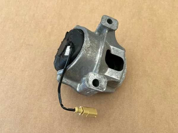 AUDI A5 A4 A6 A7 Soporte Motor 8R0199381AA image 2