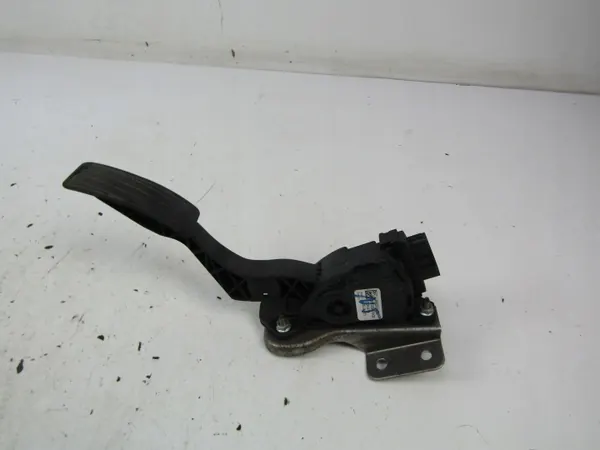 Potentiomètre gaz Suzuki Swift IV OEM AK-6-84054 image 3