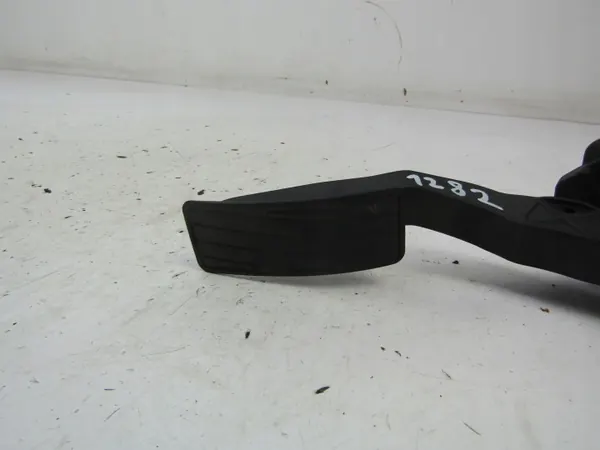 Potentiomètre gaz Suzuki Swift IV OEM AK-6-84054 image 4