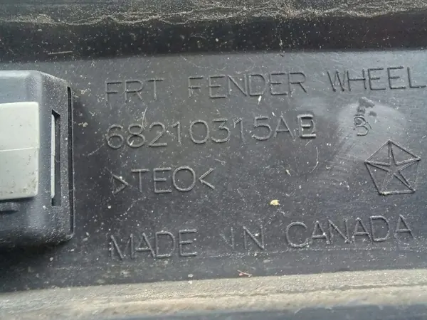 Jeep Cherokee 2014 Etuvasen lokasuoja image 8