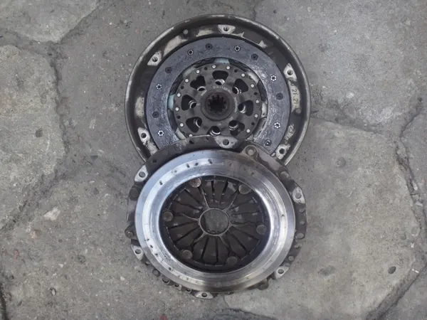 Embreagem volante bimassa BMW E46 E39 318 320 520D image 5