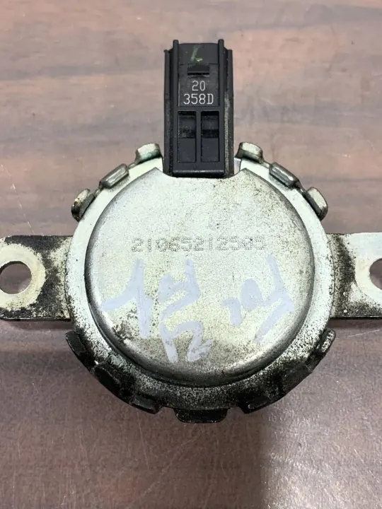 Solenoide de distribución variable Subaru Forester 21065212505 image 4